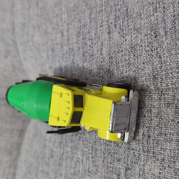 3/$30. Matchbox Peterbilt Cement Truck. 1981. Toy Truck.  GUC. - Picture 4 of 5